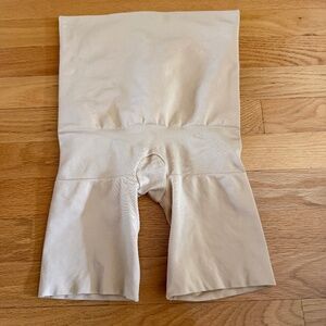 Assets by Spanx Womens Shaper High Waisted Shaping Shorts Size Large